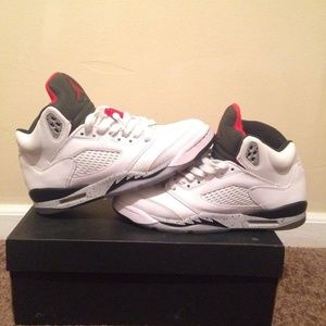 Air Jordan 5s retro 'cement' (Gs) youth size 7